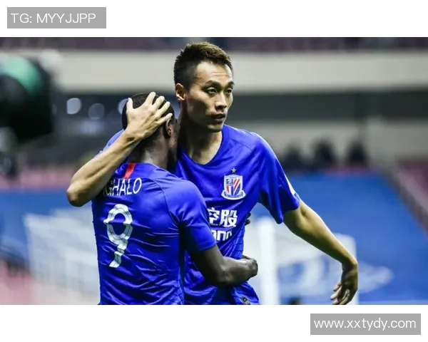 红牌引发的火药味小组赛冲突背后隐藏的竞技精神与团队斗志